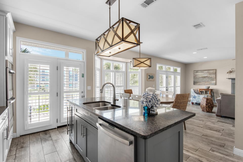 House, Multiple Beds (Ocean Breezes) | Private kitchen | Oven, toaster