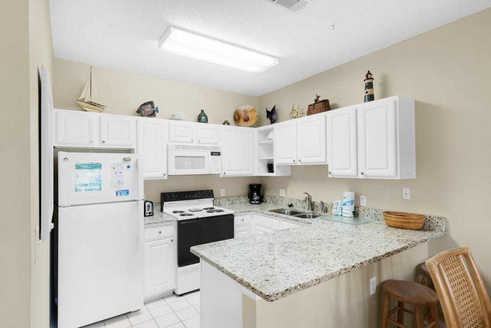 Condo, 1 King Bed with Sofa bed (Caribbean Dunes 115 -The Perfect Plac) | Private kitchen | Oven, toaster