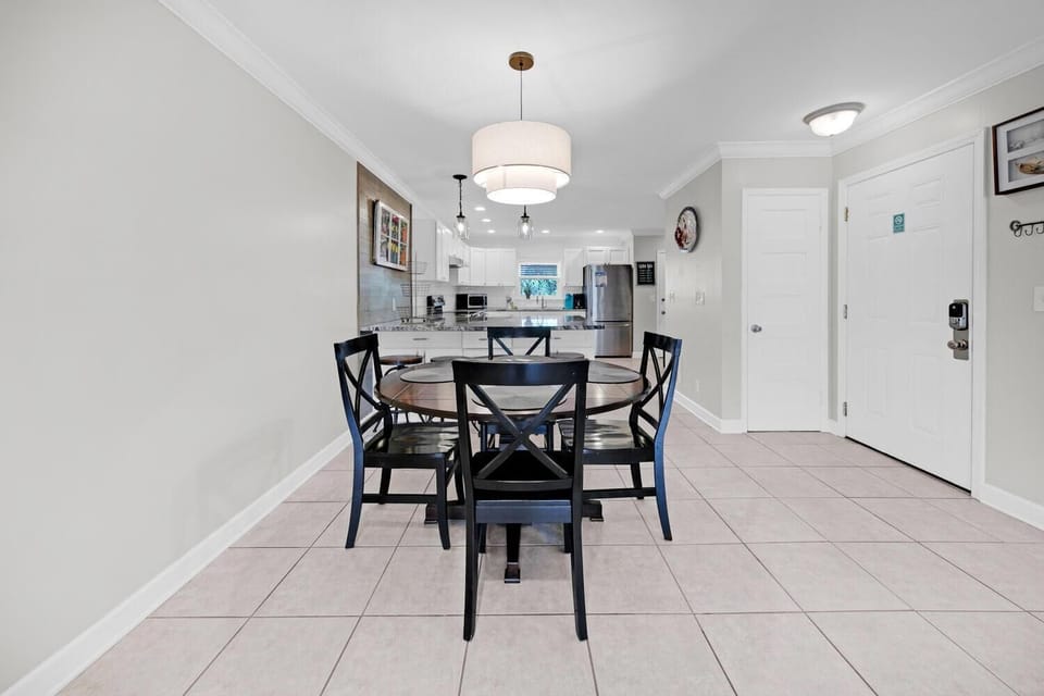 House, Multiple Beds (Sea Bluff 14) | Dining