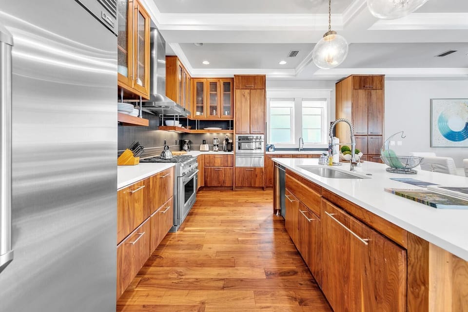 House, Multiple Beds (The Atticus) | Private kitchen | Oven, toaster