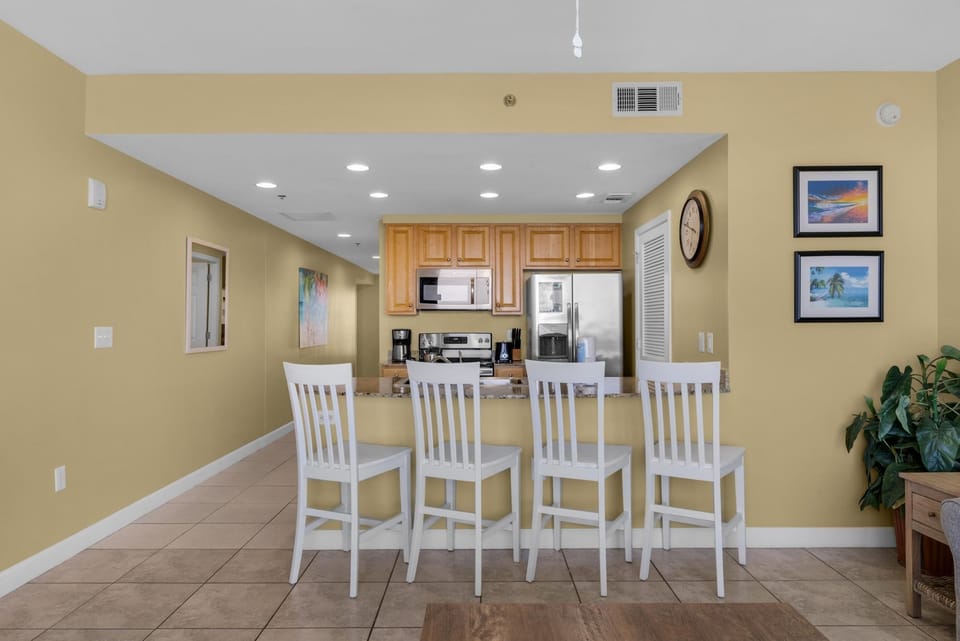 Condo, 1 King Bed with Sofa bed (Splash 1803E) | Dining