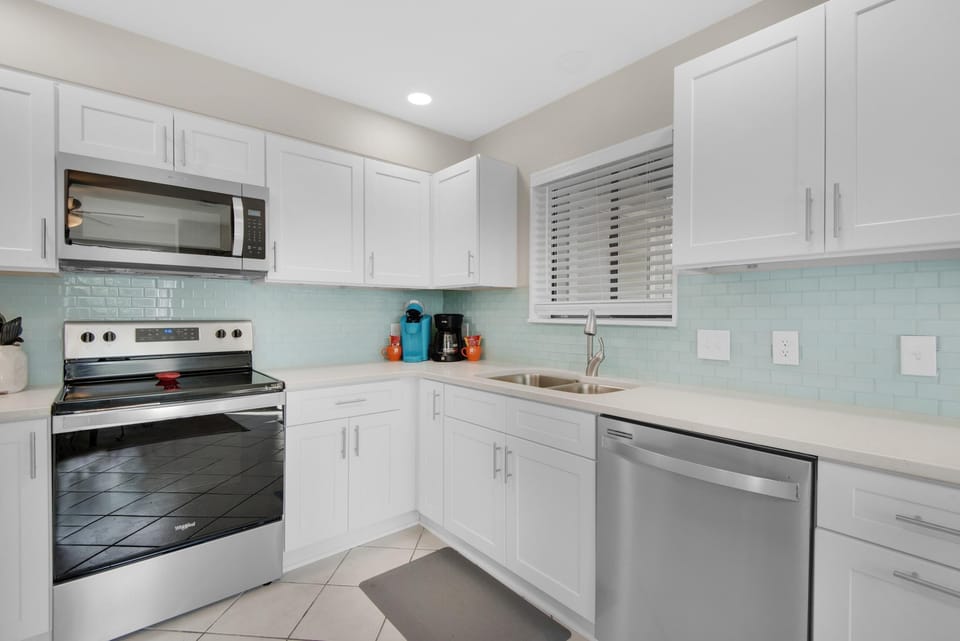 House, Multiple Beds (Gulf Winds East #35) | Private kitchen | Oven, toaster