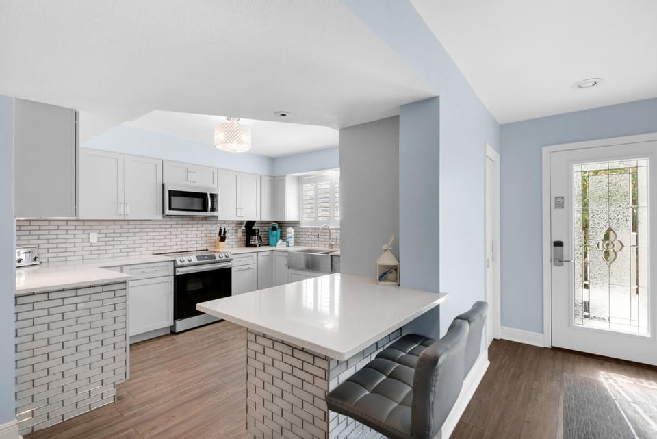 House, Multiple Beds (Gone Coastal) | Private kitchen | Oven, toaster