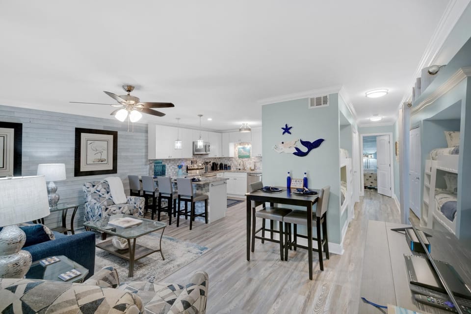 Condo, Multiple Beds (Horizon South 74F) | Interior
