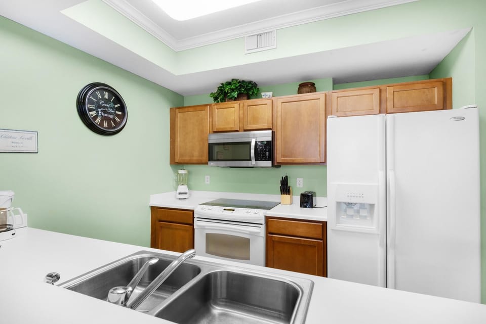 Condo, 1 King Bed with Sofa bed (Destin West Bayside Sandpiper L07) | Private kitchen | Oven, toaster