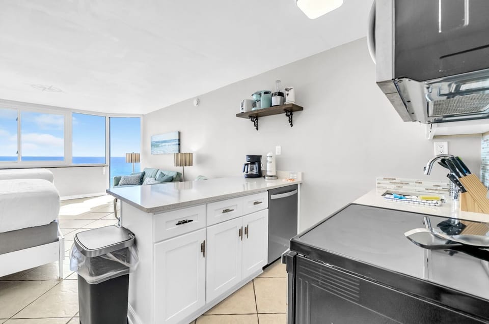 Studio, 2 Queen Beds (Top of the Gulf 813) | Private kitchen | Oven, toaster
