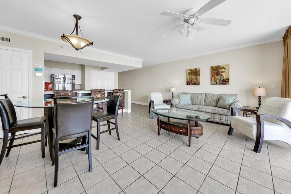 Condo, 1 King Bed with Sofa bed (Emerald Beach 1033) | Living area | TV