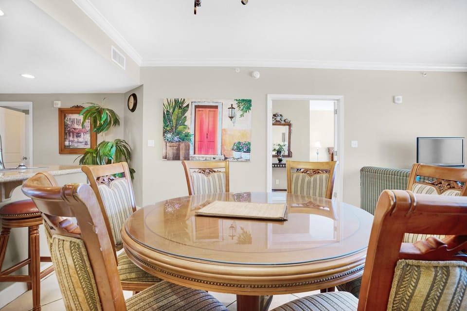Condo, Multiple Beds (Grandview East 404) | Dining