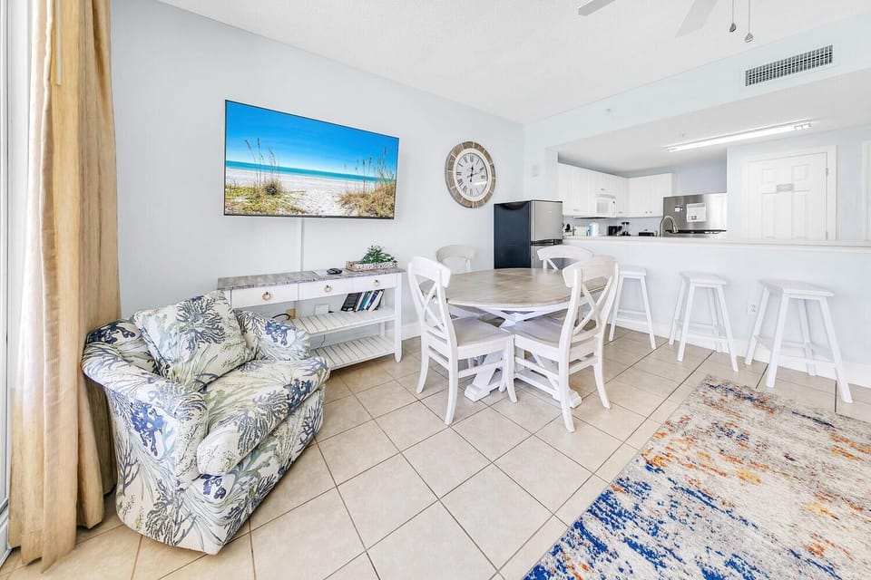Condo, 1 King Bed with Sofa bed (Majestic Beach Towers 1-1907) | Interior