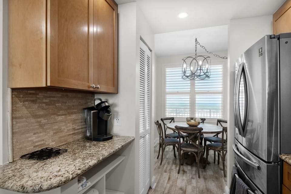 Condo, Multiple Beds (Aqua Resort 2103) | Private kitchen | Oven, toaster