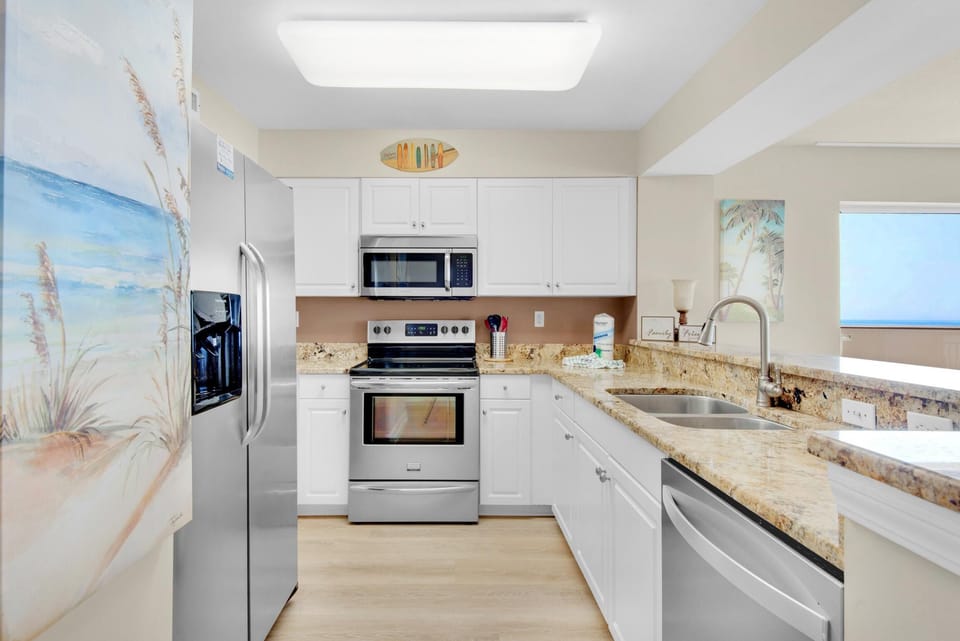 Condo, Multiple Beds (Pelican Isle 301) | Private kitchen | Oven, toaster
