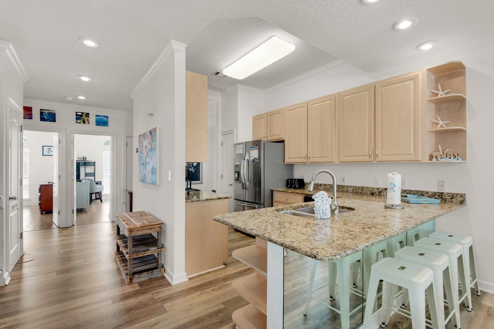 House, Multiple Beds (Ocean Breeze Cottage) | Interior