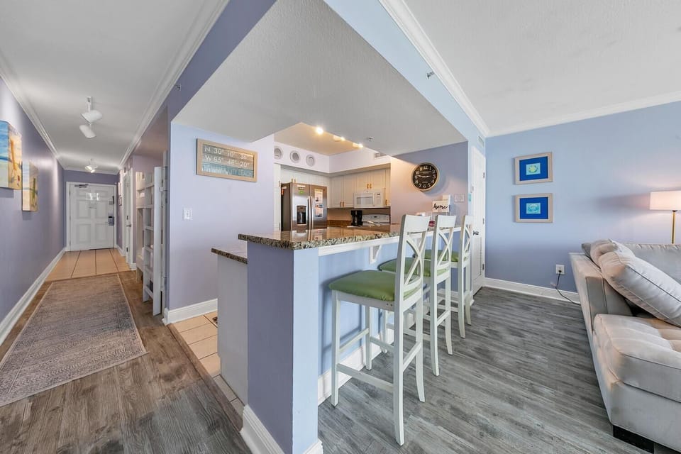 Condo, Multiple Beds (Emerald Beach 1035) | Interior