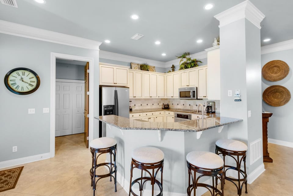 House, Multiple Beds (Ocean Pearl) | Private kitchen | Oven, toaster