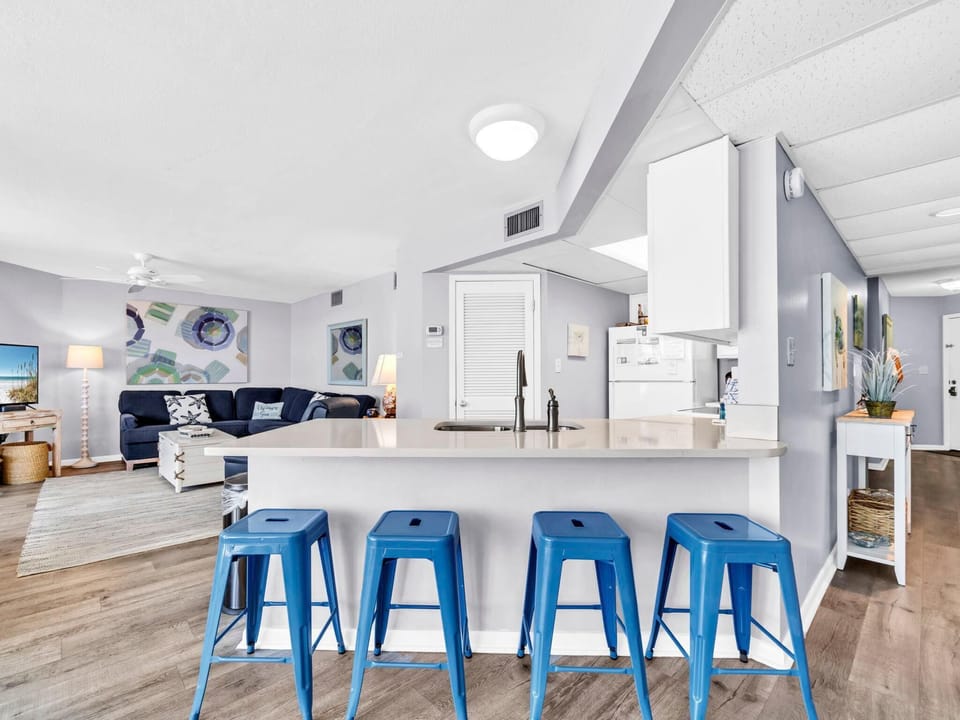 Condo, Multiple Beds (Aquavista 202E) | Interior