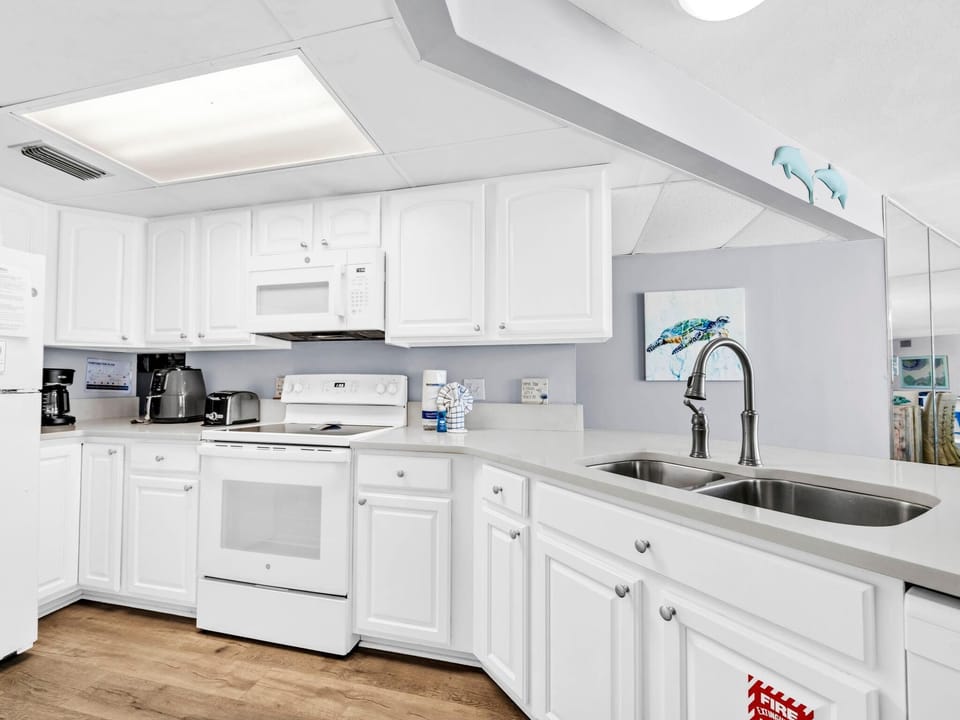 Condo, Multiple Beds (Aquavista 202E) | Private kitchen | Oven, toaster