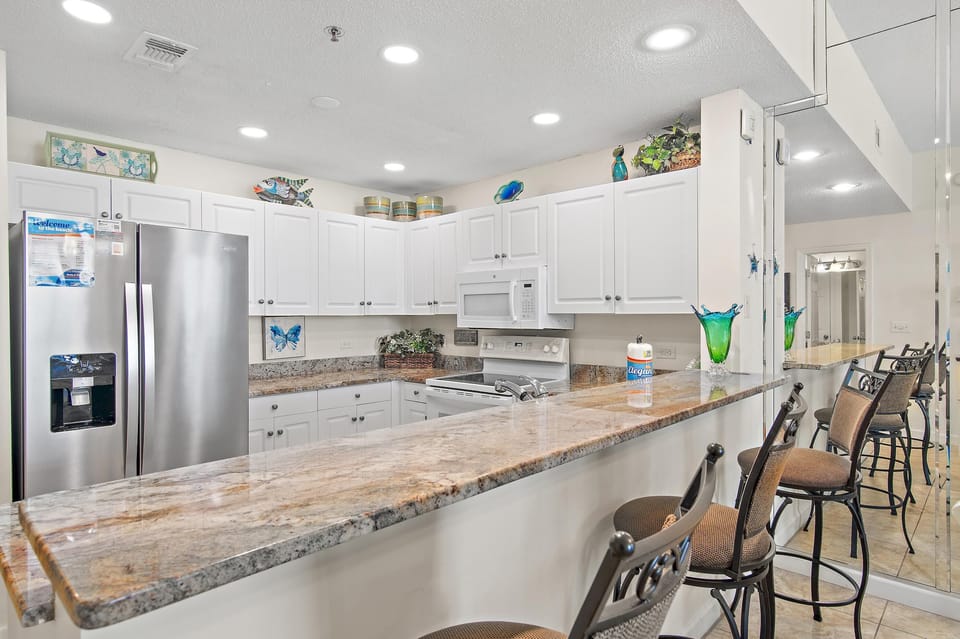 Condo, Multiple Beds (Leeward Key 1202) | Private kitchen | Oven, toaster