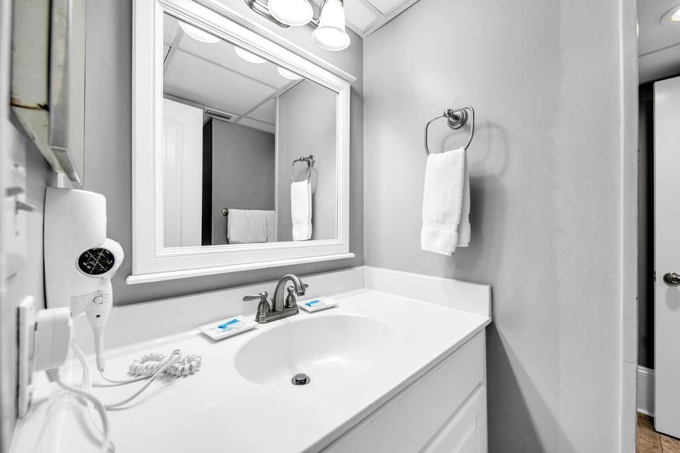 Sunbird 401e Apartment in Panama City Beach