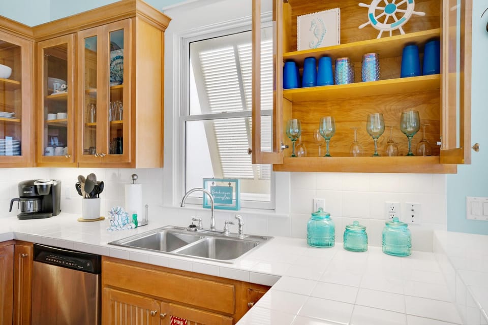 House, Multiple Beds (Charlie Boy) | Private kitchen | Oven, toaster