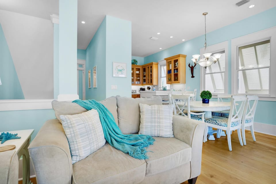 House, Multiple Beds (Charlie Boy) | Living area | TV