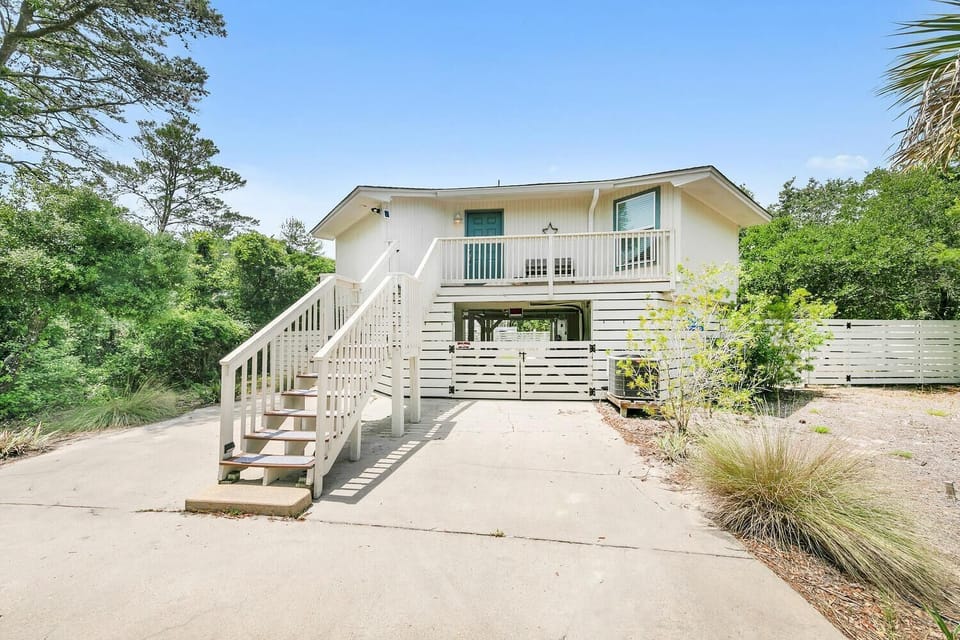 House, Multiple Beds (Dunestruck) | Exterior