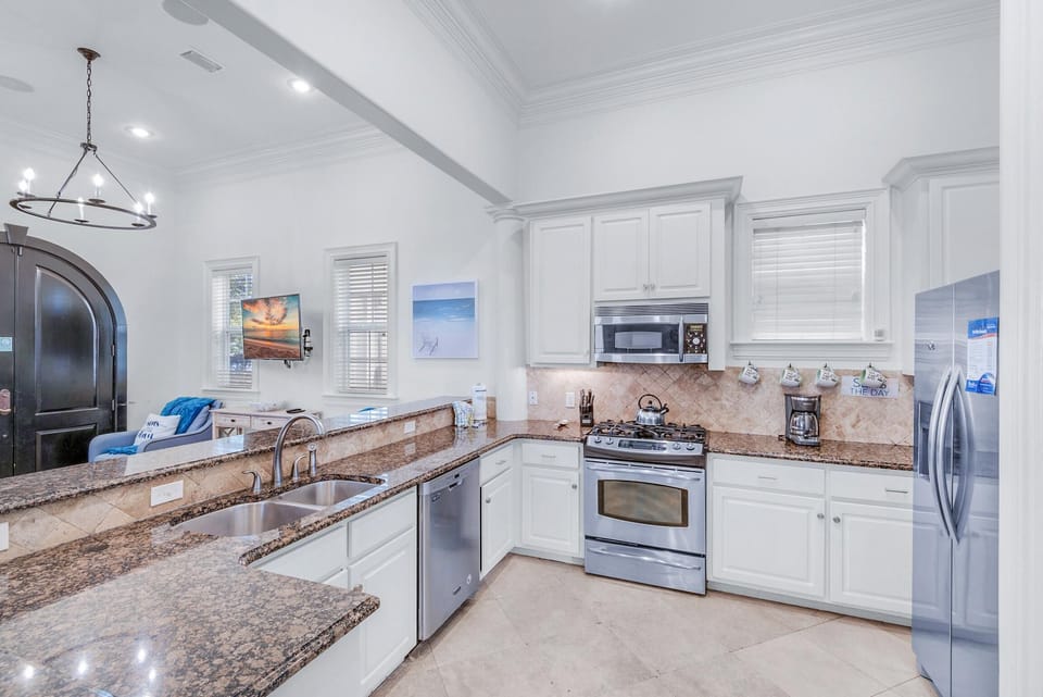 House, Multiple Beds (Seas the Day on 30A) | Private kitchen | Oven, toaster