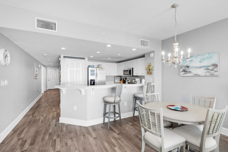 Condo, Multiple Beds (Majestic Beach Towers 2-803) | Dining