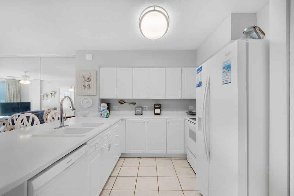 Condo, Multiple Beds (Island Princess 315) | Private kitchen | Oven, toaster