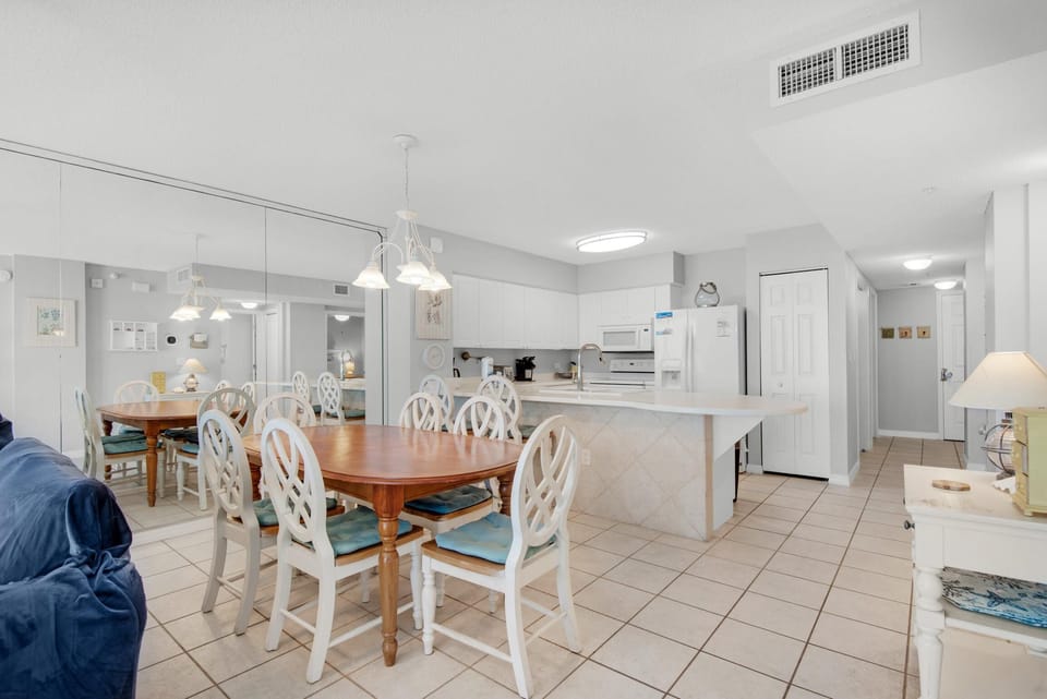 Condo, Multiple Beds (Island Princess 315) | Dining