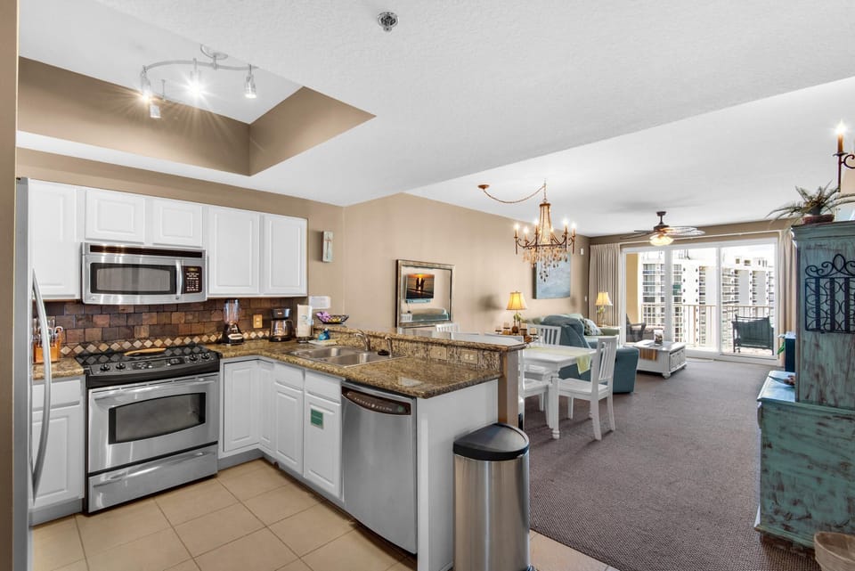 Condo, 2 Queen Beds (Ariel Dunes I 1404) | Private kitchen | Oven, toaster