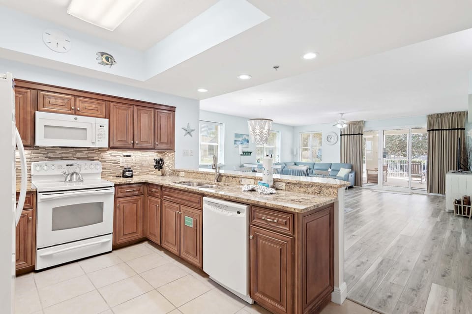 Condo, Multiple Beds (Ariel Dunes II 101) | Private kitchen | Oven, toaster