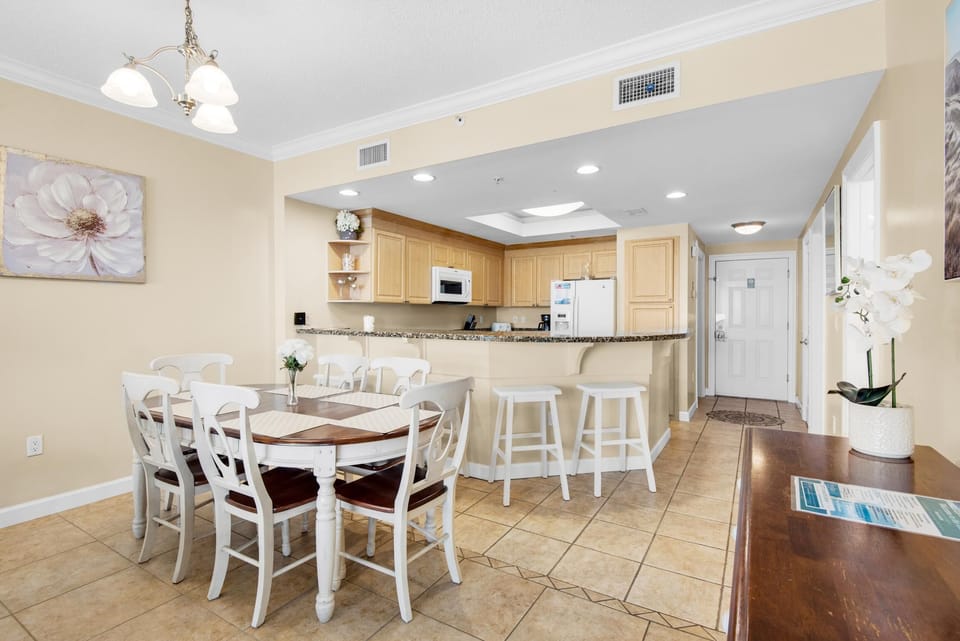 Condo, Multiple Beds (Boardwalk 1810) | Dining
