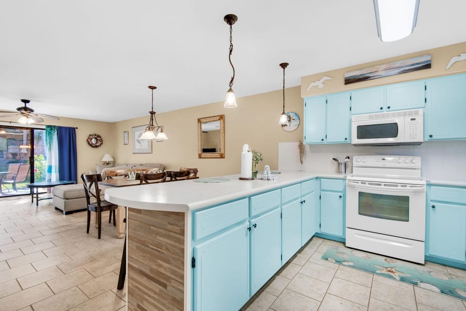 House, Multiple Beds (Gulf Highlands 220) | Private kitchen | Oven, toaster