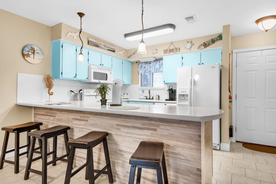 House, Multiple Beds (Gulf Highlands 220) | Private kitchen | Oven, toaster