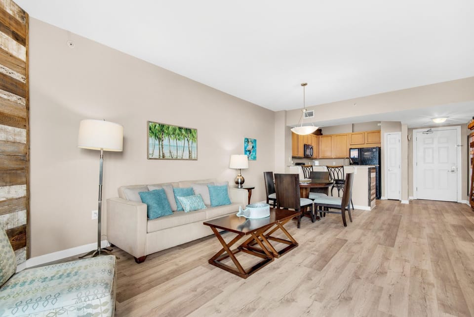 Condo, 1 King Bed with Sofa bed (Palms Resort #2812 Jr. 2BR-Sunset Dre) | Living area | TV
