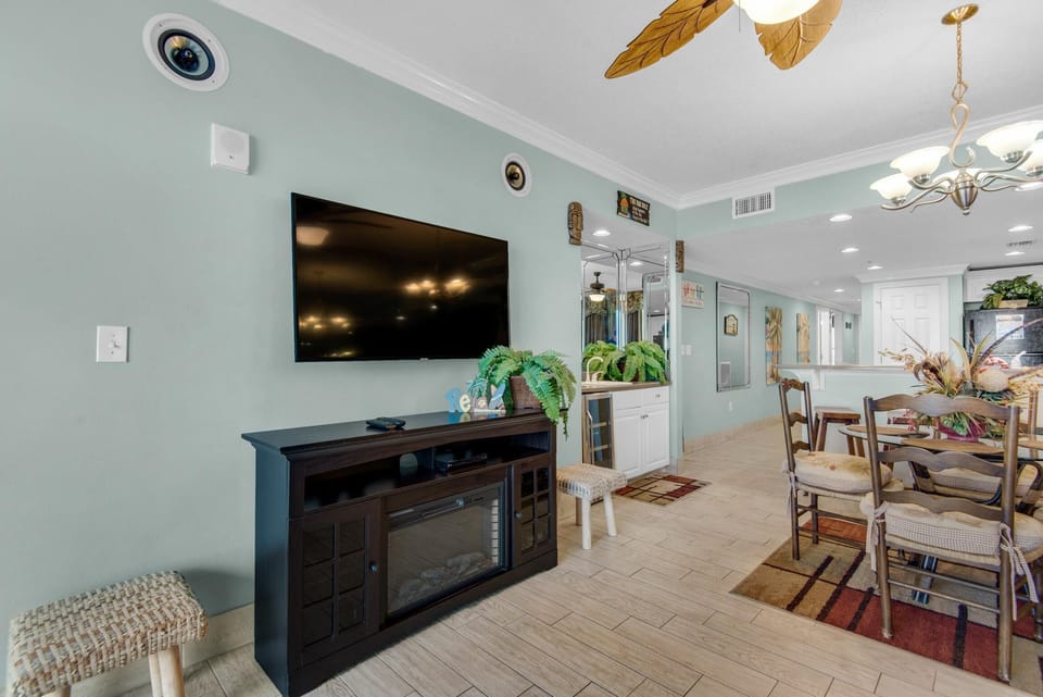 Condo, Multiple Beds (Majestic Beach Towers 2-1305) | Interior