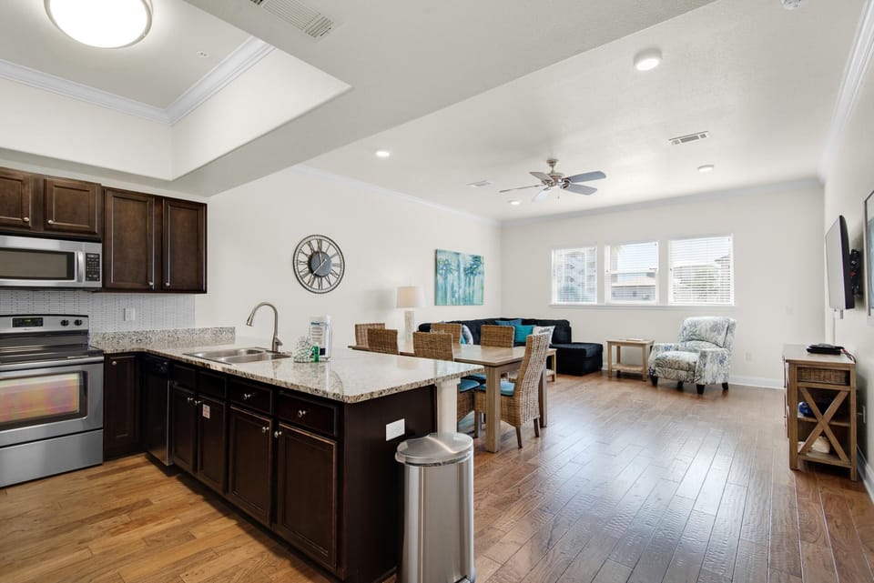 Condo, Multiple Beds (Alerio C202) | Private kitchen | Oven, toaster