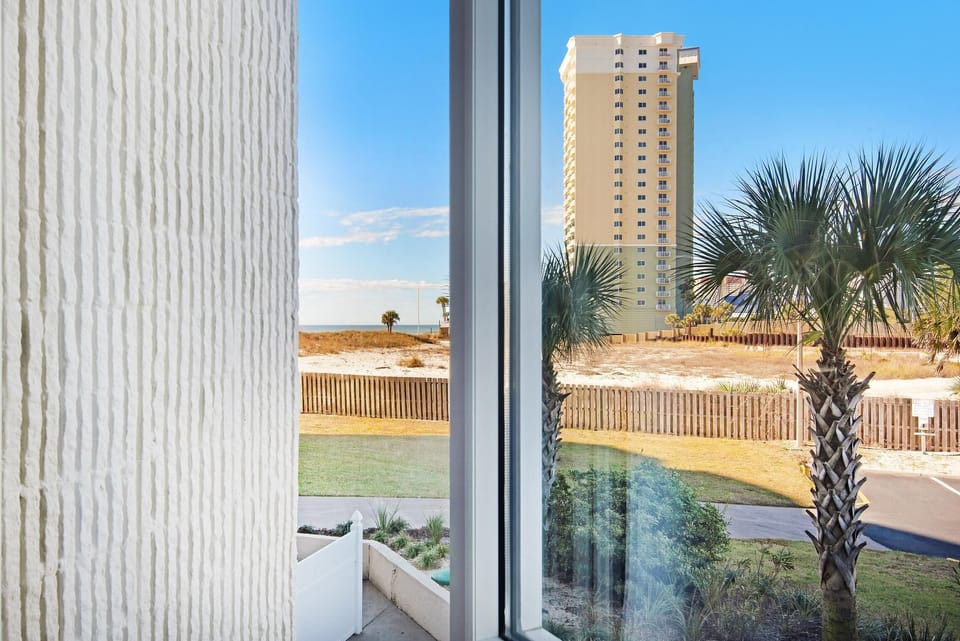 Studio, 2 Queen Beds (Top of the Gulf 208) | Interior