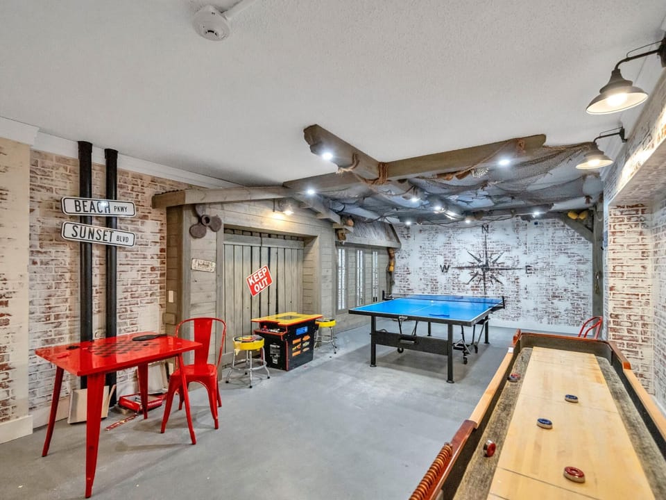 Studio, 2 Queen Beds (Top of the Gulf 324) | Game room
