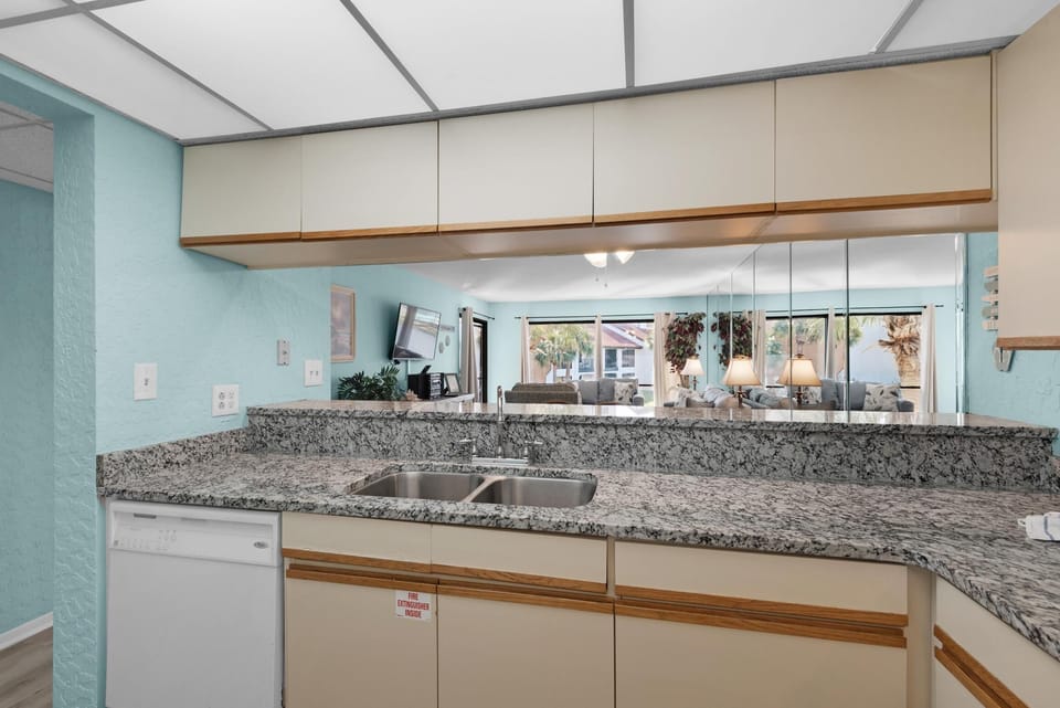 Condo, Multiple Beds (Edgewater Golf Villa 2110) | Private kitchen | Oven, toaster