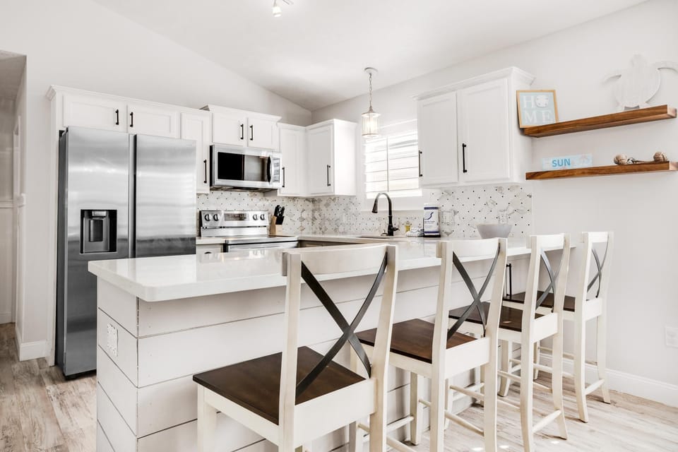 House, Multiple Beds (The Sand Castle) | Private kitchen | Oven, toaster