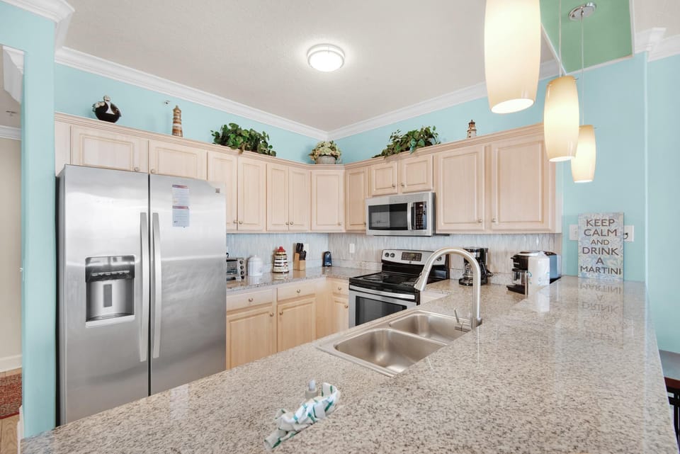 Condo, Multiple Beds (Emerald Isle Resort 1201) | Private kitchen | Oven, toaster
