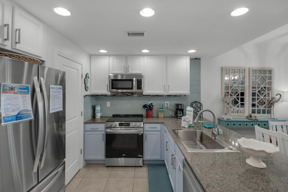 Condo, Multiple Beds (Sterling Breeze 804) | Private kitchen | Oven, toaster