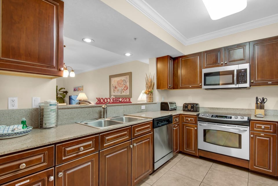 Condo, Multiple Beds (Destin West Bayside Osprey 505) | Private kitchen | Oven, toaster