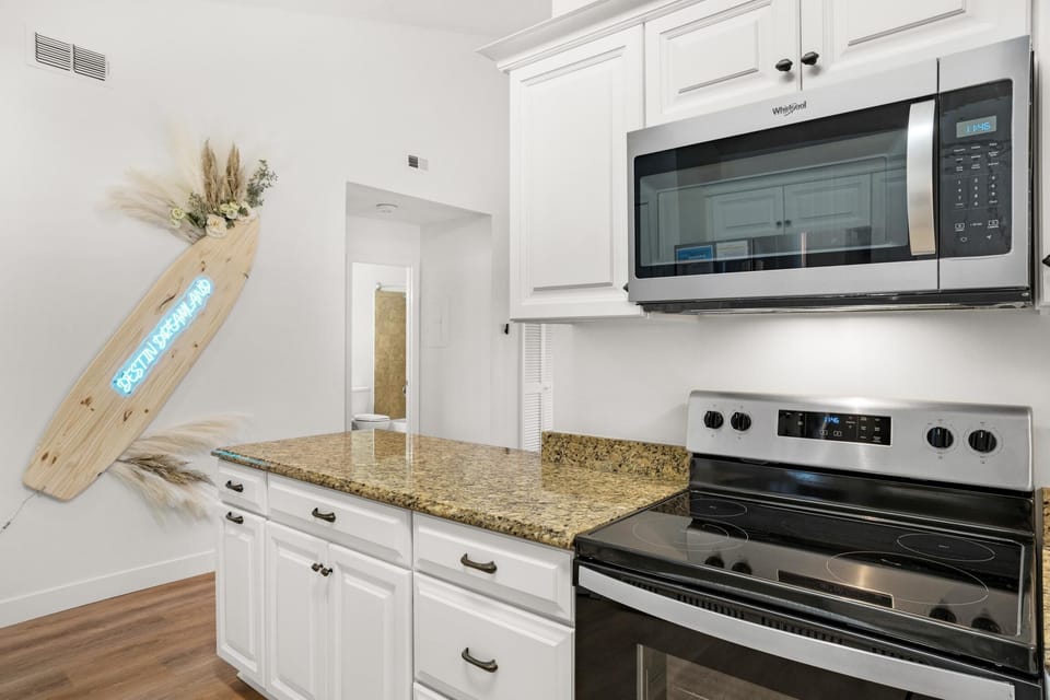 Condo, Multiple Beds (Chateau La Mer II #103- Dreamland Des) | Private kitchen | Oven, toaster