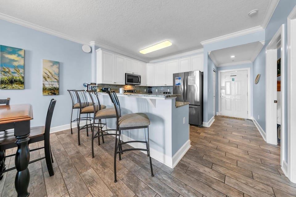 Condo, Multiple Beds (Twin Palms 402) | Private kitchen | Oven, toaster