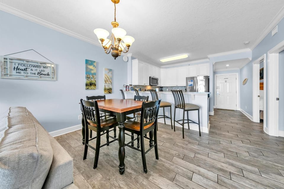 Condo, Multiple Beds (Twin Palms 402) | Dining