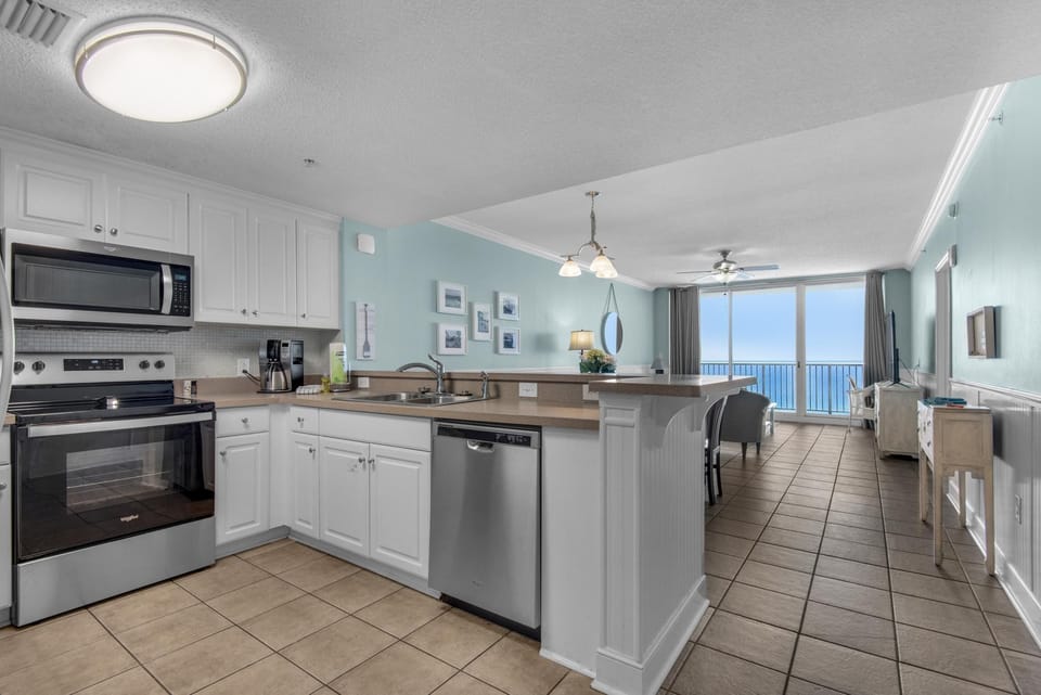Condo, Multiple Beds (Majestic Beach Towers 1-1302) | Private kitchen | Oven, toaster