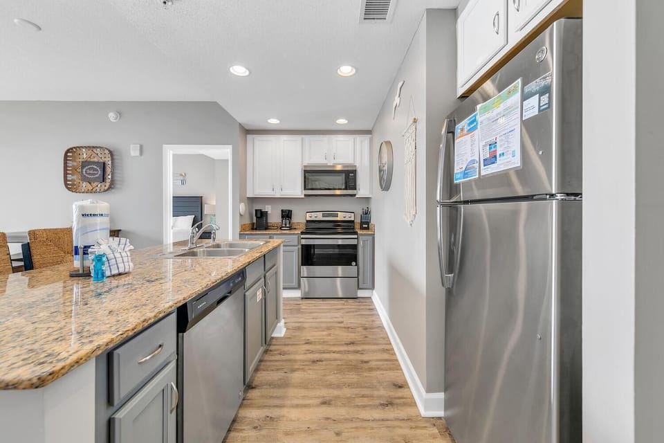 Condo, Multiple Beds (Sterling Reef 1704) | Private kitchen | Oven, toaster