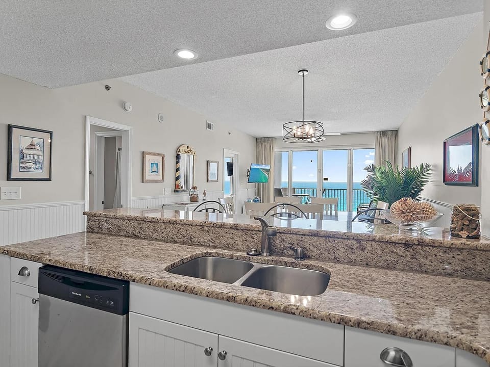 Condo, Multiple Beds (Leeward Key 904) | Private kitchen | Oven, toaster